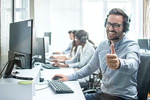 managed IT services working at his desk in arlington va for a client